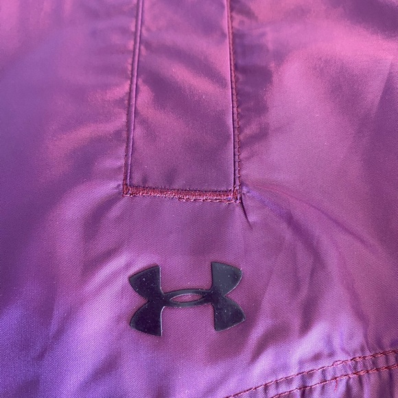 Under Armour Lightweight Loose Fit Windbreaker Iridescent Purple Storm Size S - Picture 10 of 10